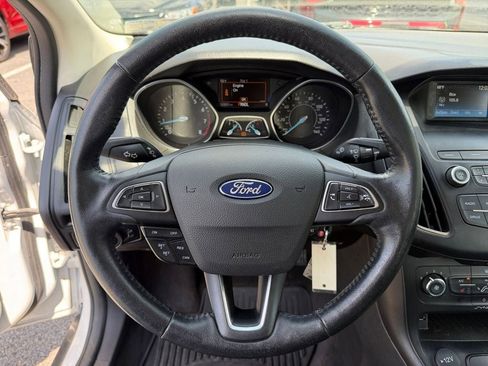 Used 2018 Ford Focus SE w/ Cold Weather Package FWD image 14