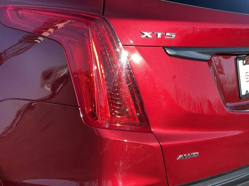 Used 2019 Cadillac XT5 Premium Luxury w/ LPO, Black Ice Package image 40