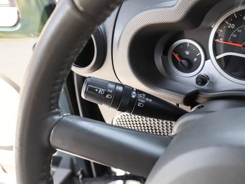 Used 2010 Jeep Wrangler Unlimited Rubicon w/ Dual Top Group AWD/4WD image 28