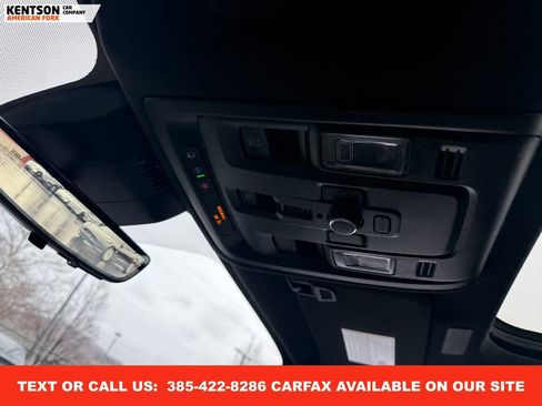 Used 2025 Chevrolet Suburban High Country image 30