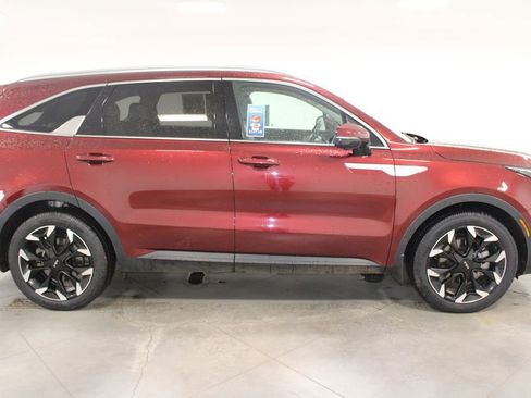 Used 2024 Kia Sorento SX image 11