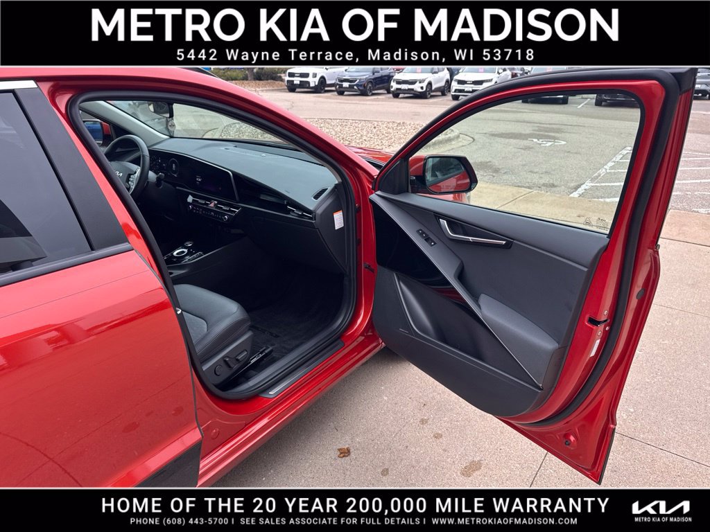 Used 2023 Kia Niro Wave w/ Wave Preserve Package FWD image 43