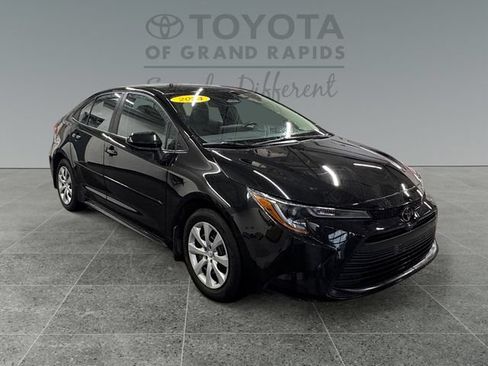 Certified 2024 Toyota Corolla LE FWD image 1