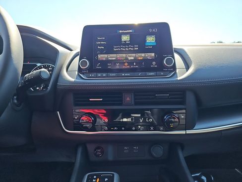Used 2025 Nissan Rogue SV w/ SV Premium Package FWD image 25
