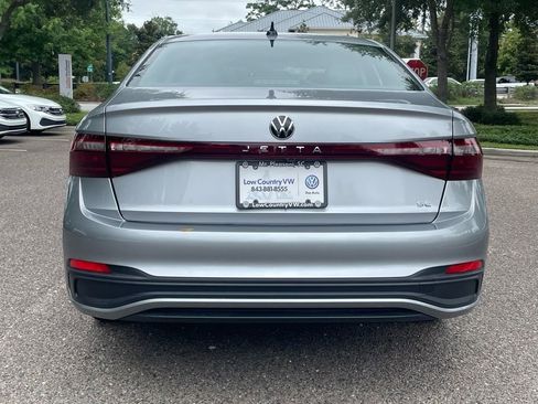 New 2025 Volkswagen Jetta SE FWD image 20