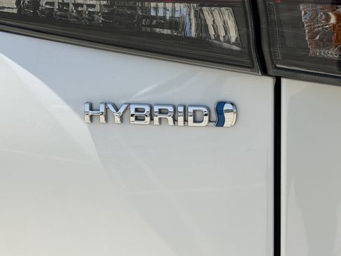 Used 2021 Toyota Highlander XLE AWD/4WD image 11