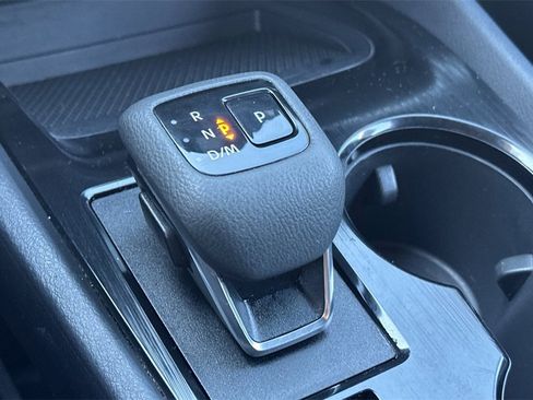 Used 2025 Nissan Rogue SV image 25