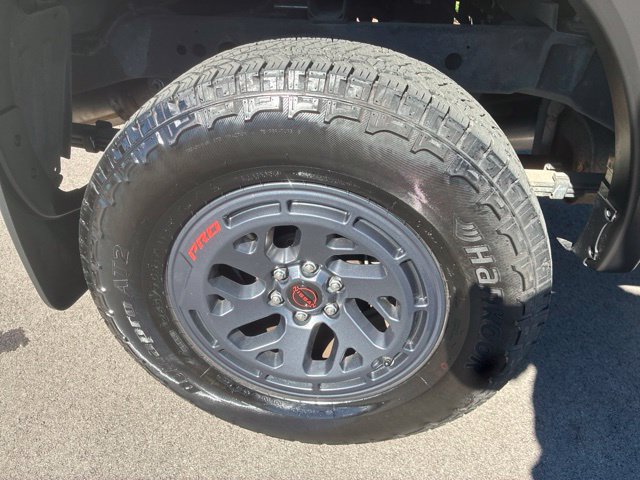 Used 2025 Nissan Frontier 4x4 Crew Cab image 14