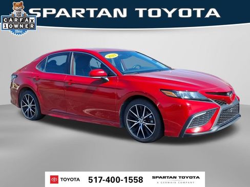 Used 2024 Toyota Camry SE FWD image 4