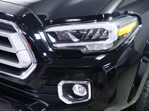 Used 2023 Toyota Tacoma Limited AWD/4WD image 16