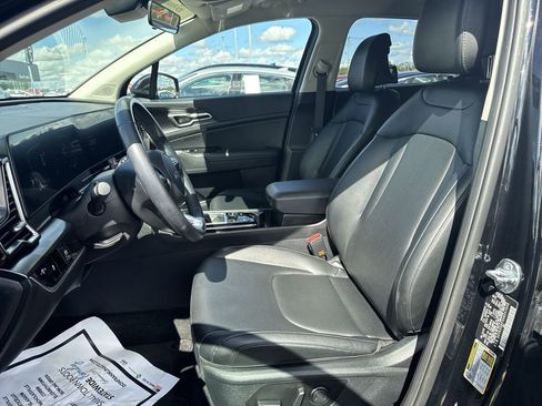 New 2025 Kia Sportage EX FWD image 17