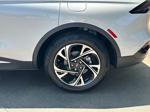 New 2026 Lincoln Nautilus Premier AWD/4WD image 19