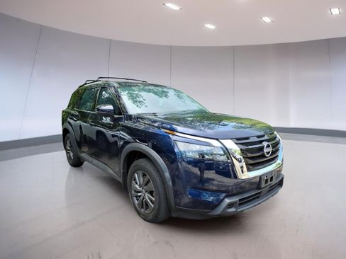 Used 2023 Nissan Pathfinder SV AWD/4WD image 1