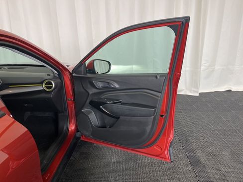 Used 2024 Chevrolet Trax LT w/ Driver Confidence Package image 18