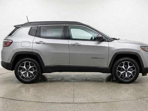 Used 2025 Jeep Compass Limited AWD/4WD image 11
