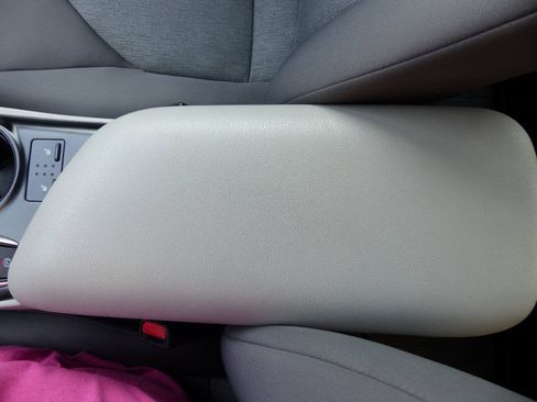 Used 2018 Toyota Camry LE FWD image 53