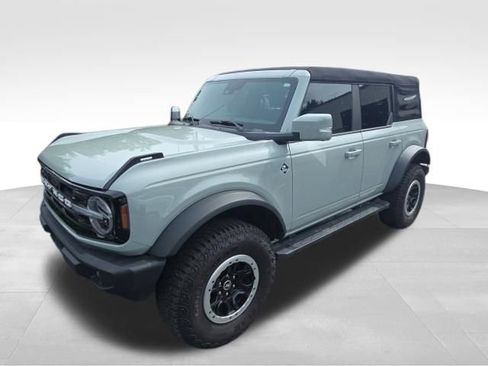 Used 2023 Ford Bronco Outer Banks w/ Sasquatch Package AWD/4WD image 2