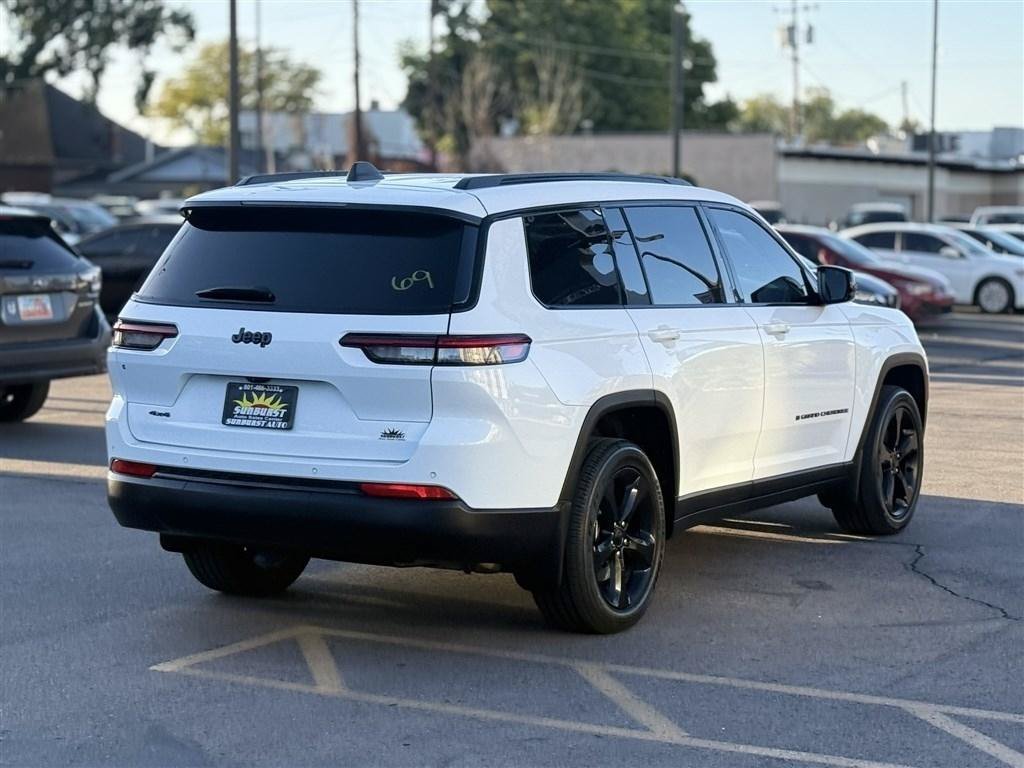 Used 2023 Jeep Grand Cherokee L Laredo AWD/4WD image 7