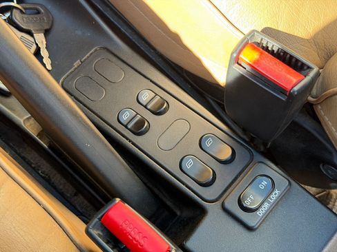 Used 1993 Saab 900 S FWD image 11