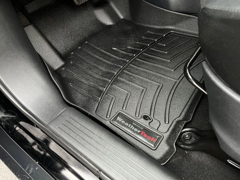 Used 2020 Nissan Kicks SR image 10