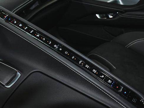 Used 2025 Chevrolet Corvette Stingray Preferred Conv w/ 2LT RWD image 32