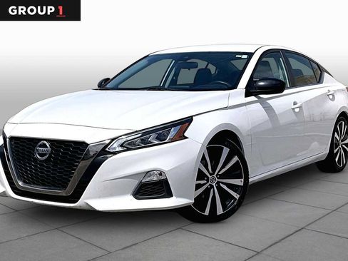 Used 2022 Nissan Altima 2.5 SR FWD image 1
