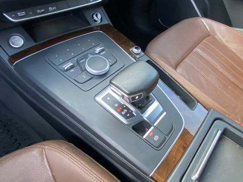 Used 2018 Audi Q5 2.0T Premium w/ Convenience Package image 21