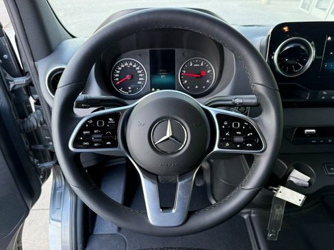 Used 2023 Mercedes-Benz Sprinter 144 Cargo image 15