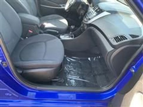 Used 2013 Hyundai Accent SE image 40