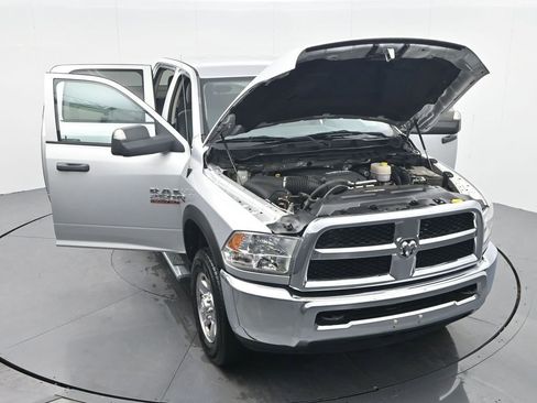 Used 2018 RAM 2500 Tradesman w/ Chrome Appearance Group image 32
