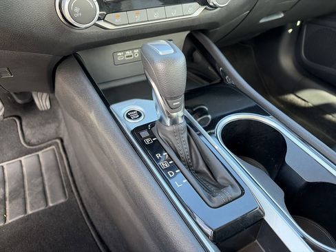 Used 2024 Nissan Altima 2.5 SV image 15