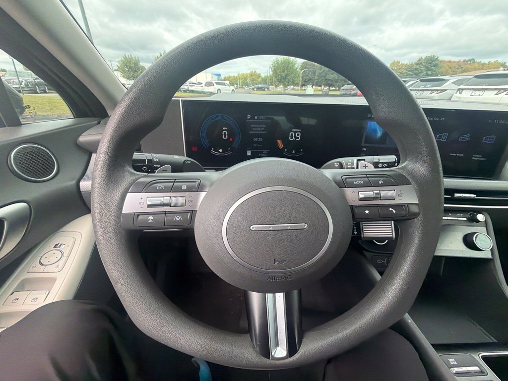 Used 2025 Hyundai Sonata SEL FWD image 15