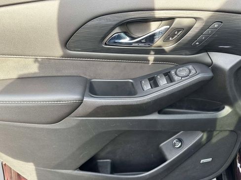 Used 2022 Chevrolet Traverse High Country image 16