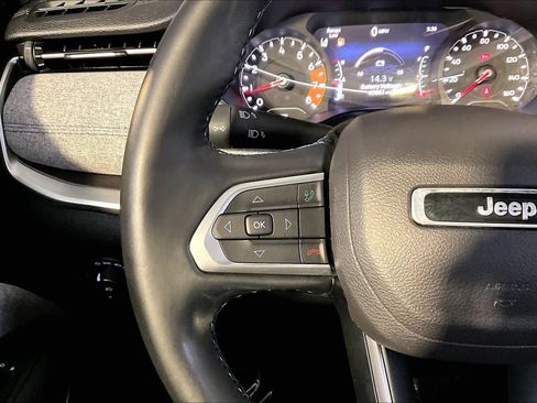 Used 2022 Jeep Compass Latitude w/ Sun and Sound Group AWD/4WD image 24