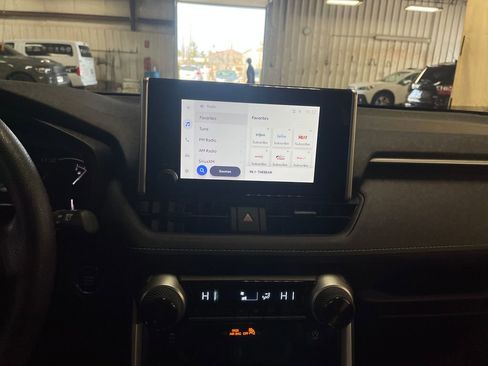 Certified 2025 Toyota RAV4 XLE AWD/4WD image 18