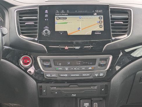 Used 2019 Honda Pilot Touring image 16