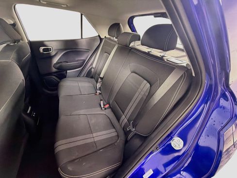 Used 2025 Hyundai Venue SEL FWD image 25
