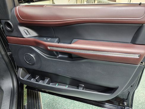 Used 2024 Ford Expedition Max Limited image 30