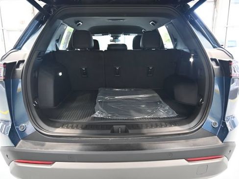 Used 2026 Chevrolet Equinox LT w/ Convenience Package II FWD image 27