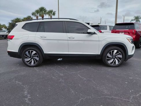 Used 2024 Volkswagen Atlas SE FWD image 3