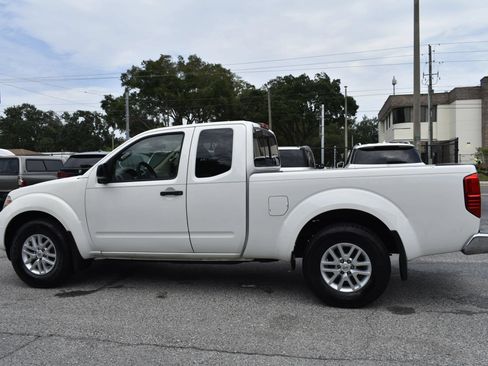 Used 2017 Nissan Frontier SV RWD image 3