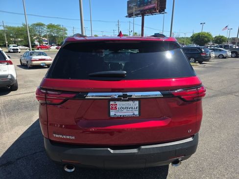 Used 2022 Chevrolet Traverse LT w/ LT Premium Package FWD image 6