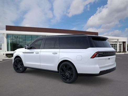 New 2026 Lincoln Navigator L Black Label AWD/4WD image 4