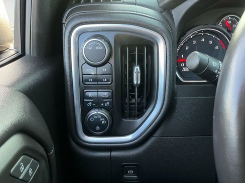 Used 2021 Chevrolet Silverado 1500 LT Trail Boss w/ Bed Protection Package image 21