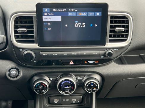 New 2026 Hyundai Venue SEL image 15