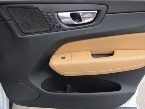 Used 2023 Volvo XC60 T8 Ultimate image 25