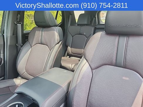 Used 2025 Honda Pilot Black Edition image 24