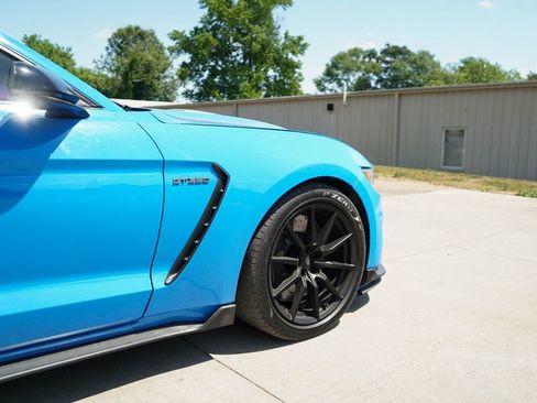 Used 2017 Ford Mustang Shelby GT350 RWD image 17