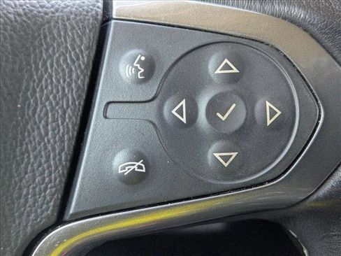 Used 2020 Chevrolet Suburban Premier w/ Premier Plus Edition image 13