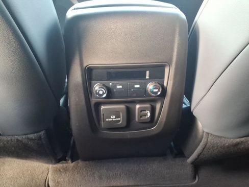 Used 2020 Buick Enclave Essence w/ Sound and Sites Package image 9